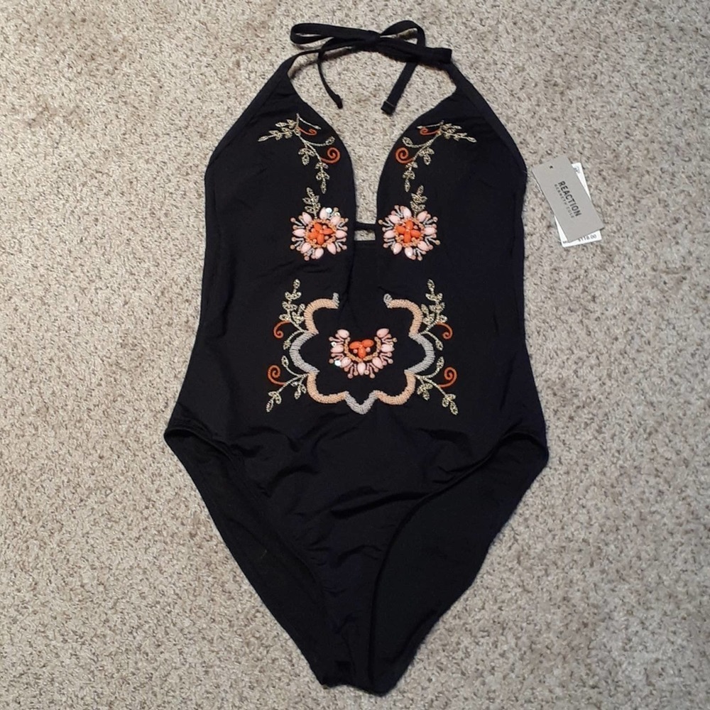 Kenneth Cole REACTION rare SM beaded suit NWT $118